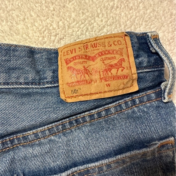 Levi’s 501 Cut Off Jean Shorts Medium Blue Distressed - Picture 10 of 12